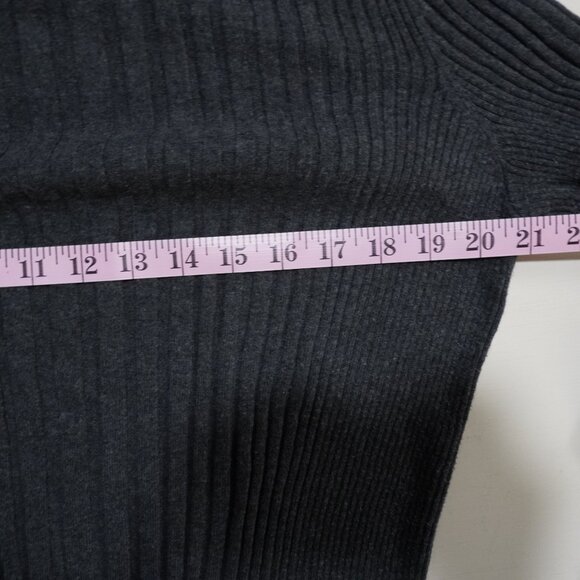 Liz Claiborne Large Knit Sweater - Picture 6 of 8